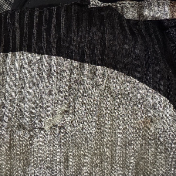 Abstract pattern skirt! - Picture 5 of 5